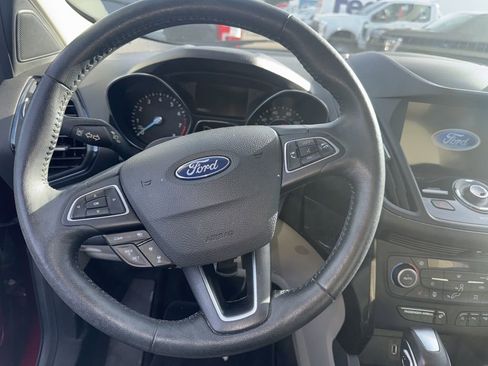 Used 2019 Ford Escape Titanium image 5