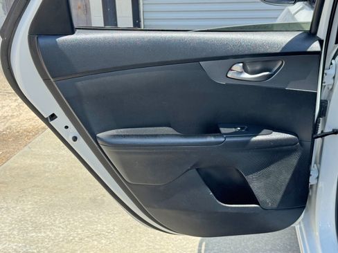 Used 2019 Kia Forte LXS FWD image 34