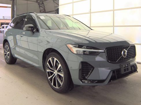 Used 2023 Volvo XC60 B5 Plus w/ Protection Package Premier AWD/4WD image 3