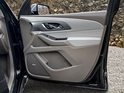 Used 2018 Chevrolet Traverse Premier image 22