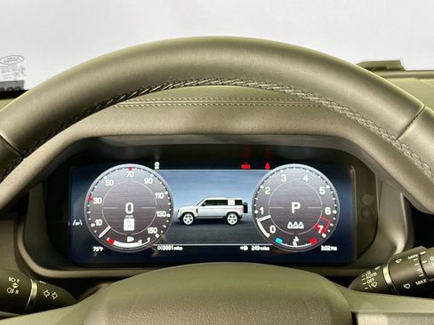 Used 2025 Land Rover Defender 110 X-Dynamic SE image 10