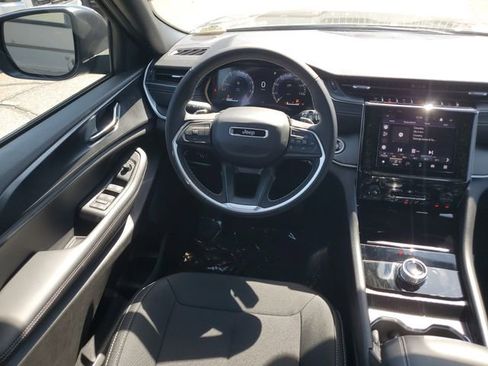 New 2026 Jeep Grand Cherokee Laredo image 18