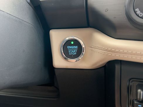 Used 2024 Ford Expedition Max Platinum image 29