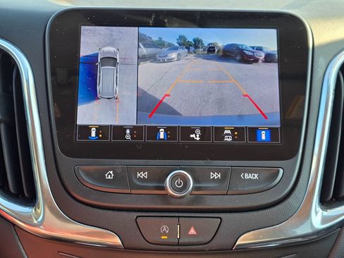 Used 2022 Chevrolet Equinox LT AWD/4WD image 17