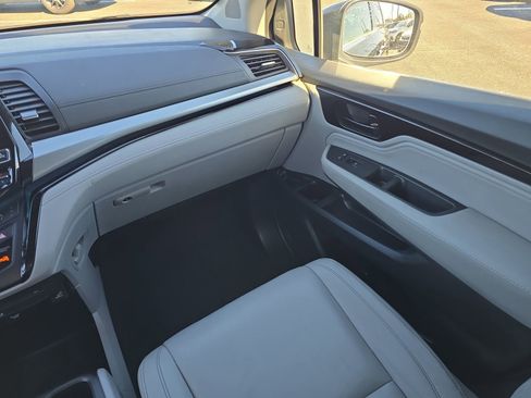 Used 2022 Honda Odyssey Touring image 12