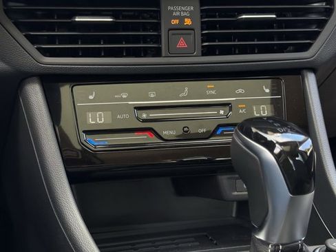 New 2026 Volkswagen Jetta SE FWD image 16