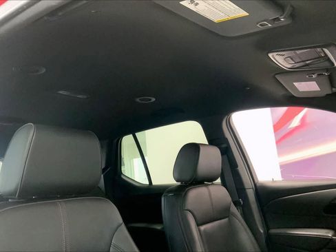 Used 2023 Chevrolet Traverse RS image 28