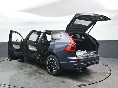 New 2026 Volvo XC60 B5 Plus w/ Climate Package AWD/4WD image 46