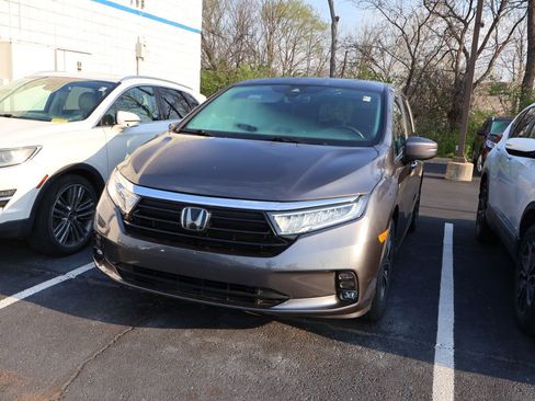 Used 2023 Honda Odyssey EX-L image 3