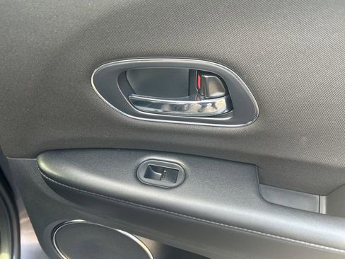 Used 2018 Honda HR-V EX image 23