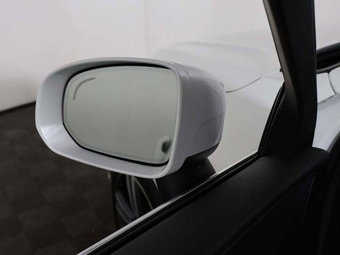 Used 2021 Volvo XC60 T5 Momentum w/ Premium Package image 32