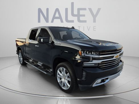 Used 2019 Chevrolet Silverado 1500 High Country w/ Technology Package AWD/4WD image 7