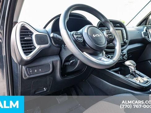 Used 2025 Kia Soul LX w/ LX Technology Package FWD image 27