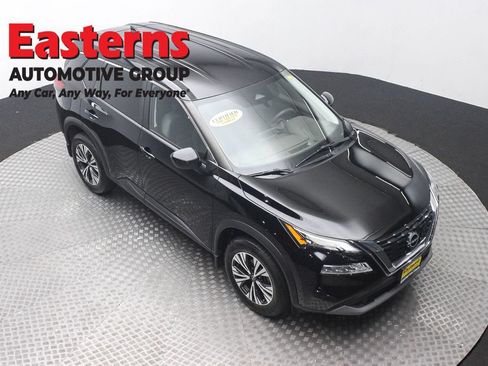 Used 2023 Nissan Rogue SV AWD/4WD image 3