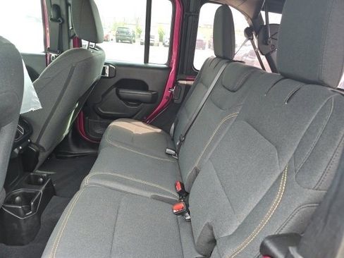 Used 2024 Jeep Wrangler Sport S image 12