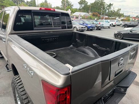 Used 2006 Nissan Titan SE AWD/4WD image 12