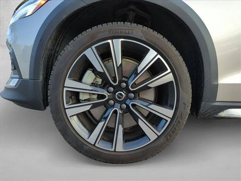 Used 2024 Volvo V60 B5 Cross Country Ultimate w/ Protection Package Premier AWD/4WD image 14