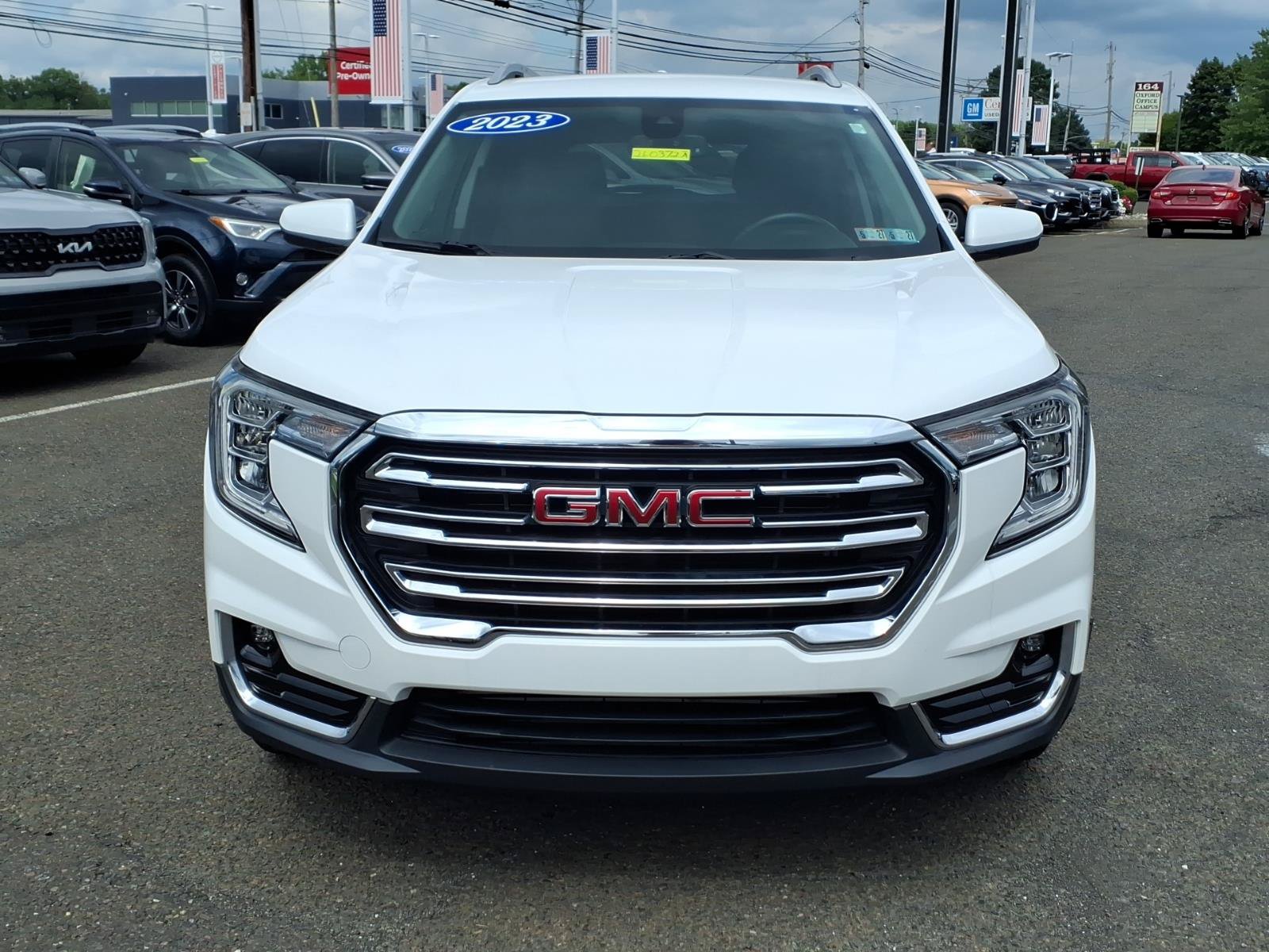 Used 2023 GMC Terrain SLT AWD/4WD image 9