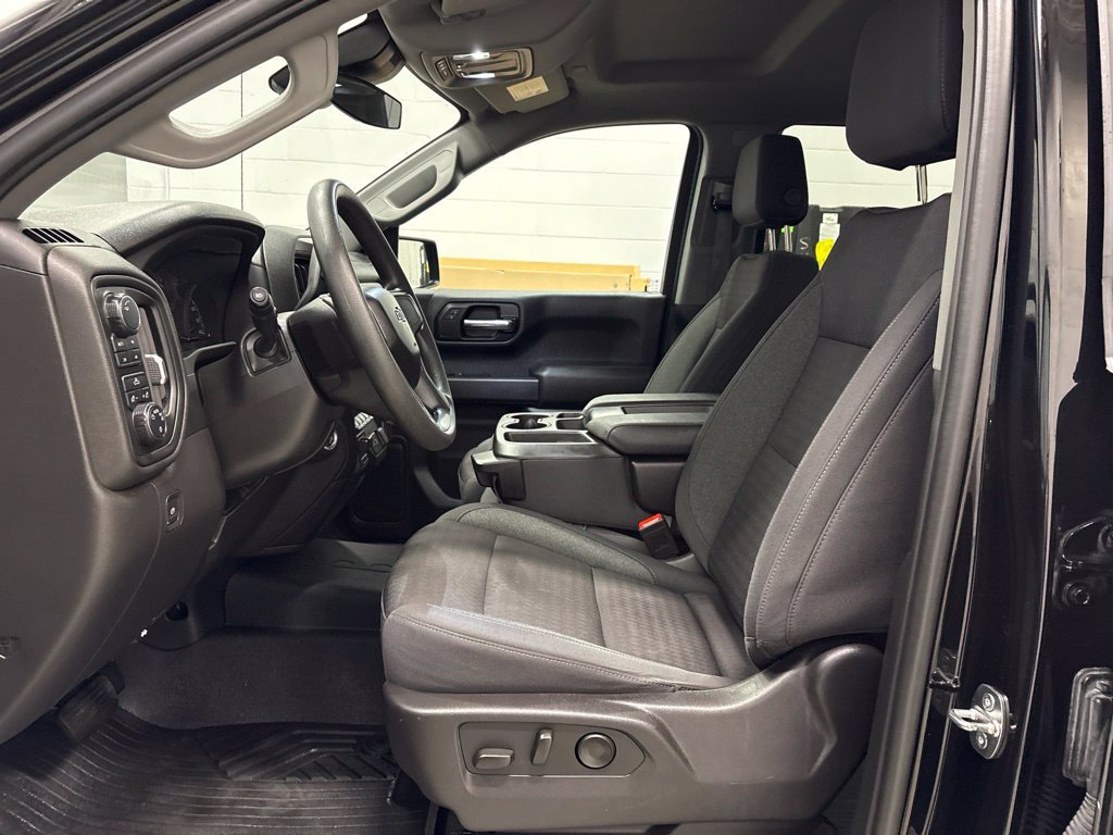 Used 2024 Chevrolet Silverado 1500 Custom Trail Boss w/ LPO, Dark Essentials Package AWD/4WD image 18