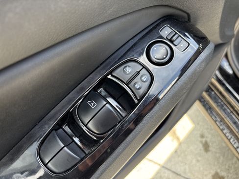Used 2023 Nissan Altima 2.5 SV AWD/4WD image 14