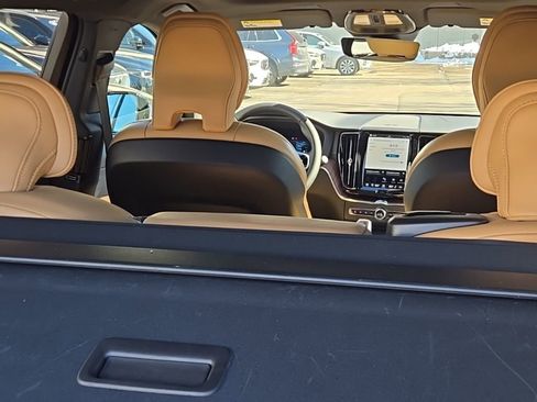 Certified 2023 Volvo XC60 T8 Ultimate w/ Protection Package Premier image 14