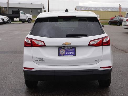 Used 2021 Chevrolet Equinox LS w/ LS Convenience Package AWD/4WD image 4