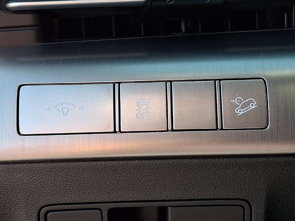 Used 2025 Hyundai Kona SEL AWD/4WD image 24