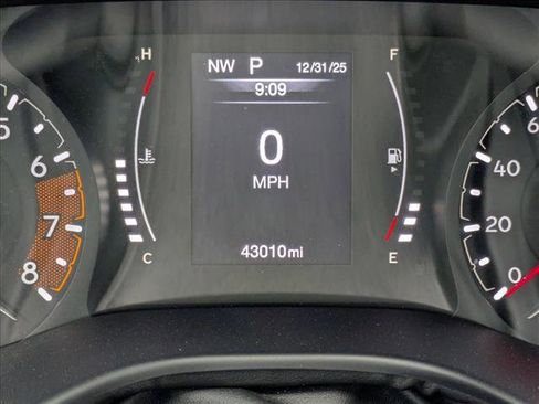 Used 2022 Jeep Compass Latitude image 11