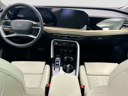 Used 2025 Audi Q5 Premium Plus w/ Premium Plus AWD/4WD image 14