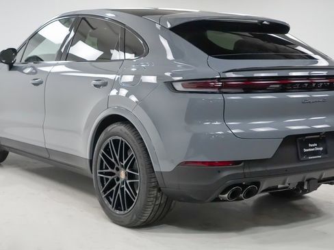 New 2026 Porsche Cayenne S image 3