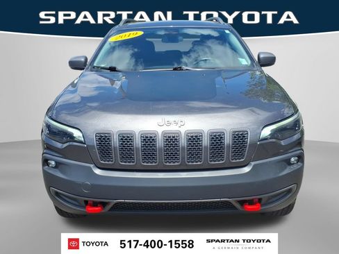 Used 2019 Jeep Cherokee Trailhawk w/ Cold Weather Group AWD/4WD image 3