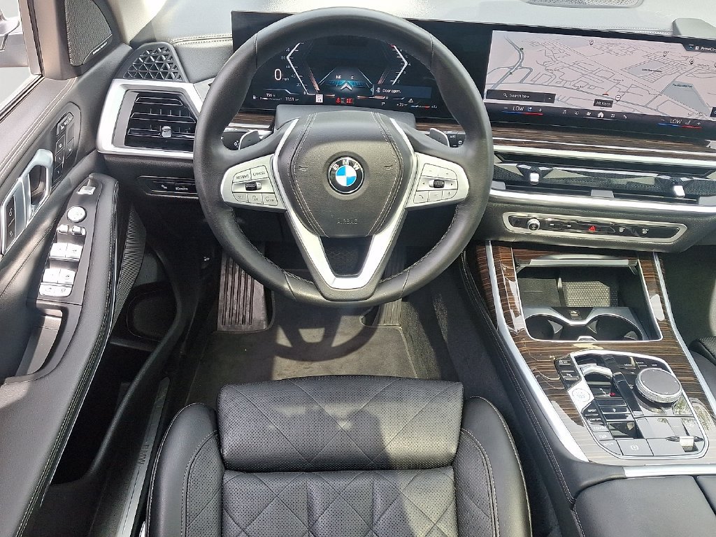 Used 2024 BMW X7 xDrive40i AWD/4WD image 12
