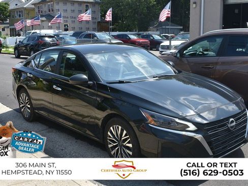 Used 2025 Nissan Altima 2.5 SV FWD image 4