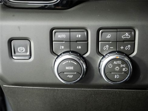 Used 2026 GMC Sierra 2500 AT4X w/ LPO, Black Badging Package AWD/4WD image 18