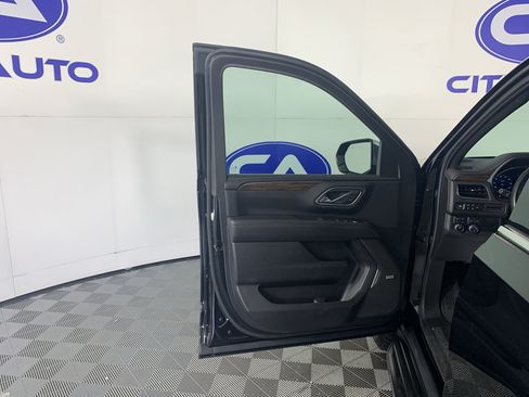 Used 2024 Chevrolet Suburban Premier AWD/4WD image 12
