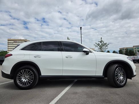 Used 2025 Mercedes-Benz GLC 300 4MATIC image 29
