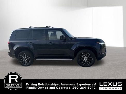 Used 2024 Lexus GX 550 w/ Accessory Package (2T) AWD/4WD image 11