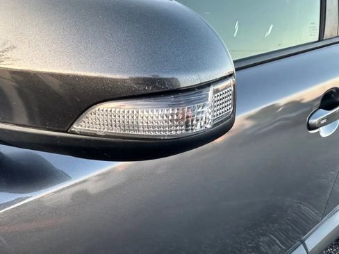 Used 2019 Toyota C-HR XLE image 11