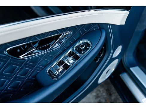 Used 2022 Bentley Continental GT V8 image 41