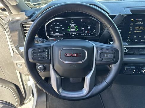 Used 2025 GMC Sierra 1500 SLT image 11