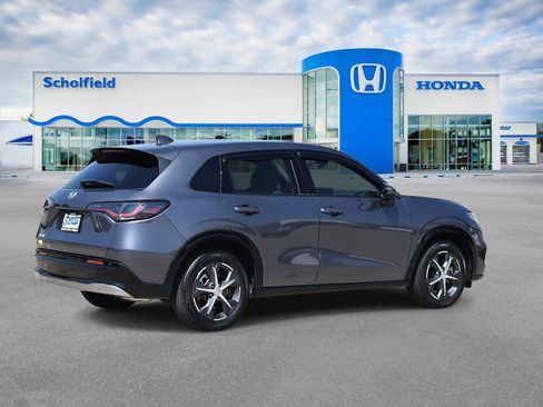 Used 2024 Honda HR-V EX-L image 3