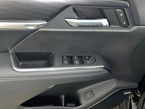 Used 2025 GMC Acadia Elevation w/ Black Edition image 13