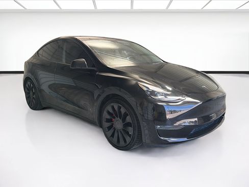 Used 2022 Tesla Model Y Performance AWD/4WD image 3