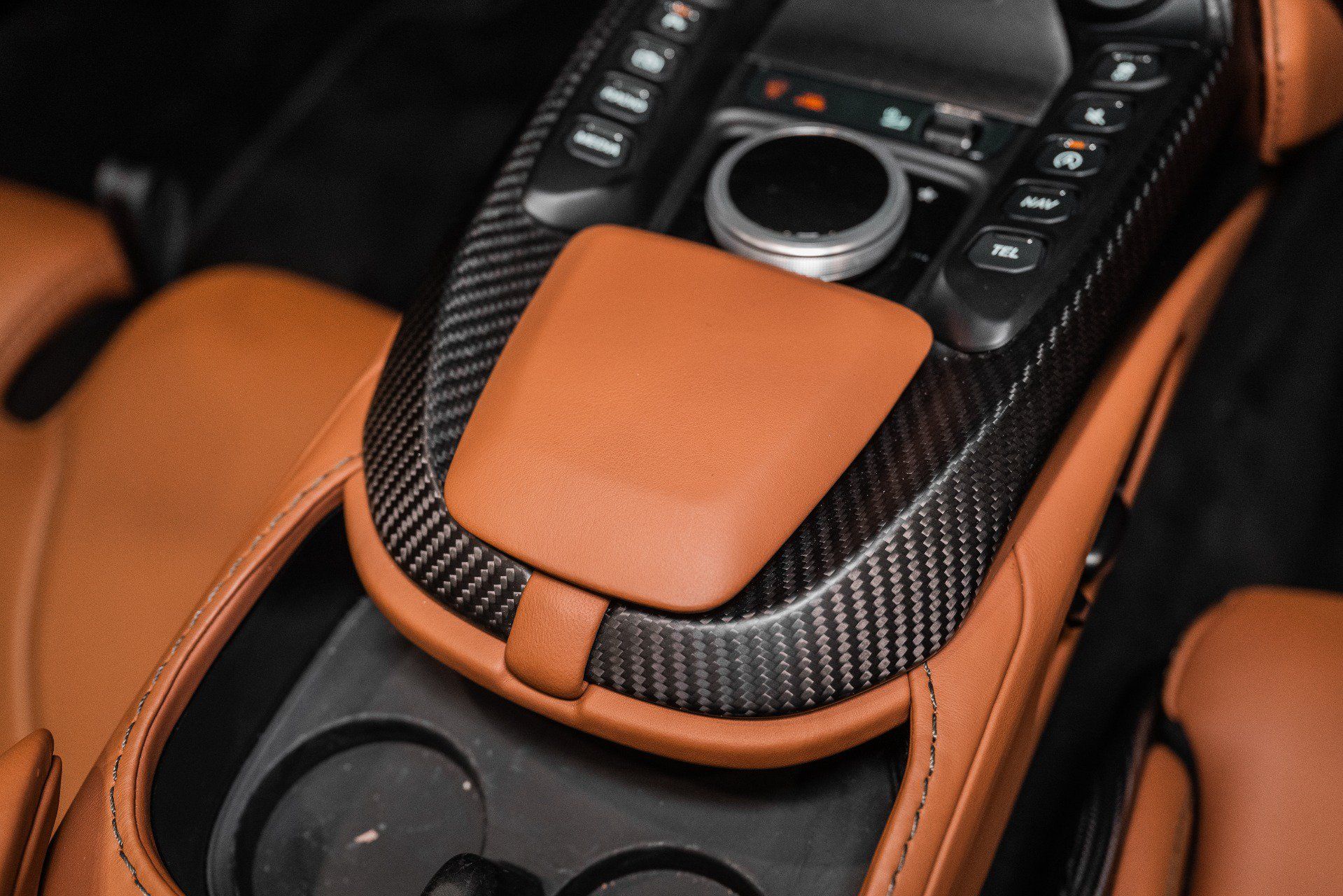 Used 2023 Aston Martin V12 Vantage Roadster RWD image 35