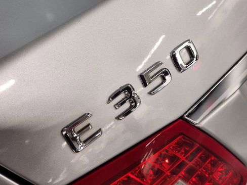 Used 2010 Mercedes-Benz E 350 4MATIC Sedan image 13