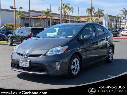Used 2015 Toyota Prius Four image 1