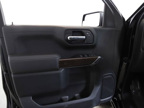 Used 2021 Chevrolet Silverado 1500 LT Trail Boss w/ Bed Protection Package AWD/4WD image 12