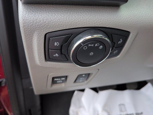 Used 2018 Ford F150 XLT w/ Equipment Group 302A Luxury AWD/4WD image 19