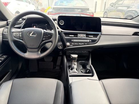 Used 2025 Lexus ES 350 w/ Accessory Package (Z2) FWD image 7