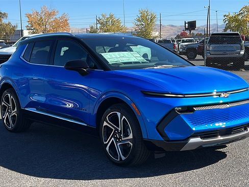 New 2026 Chevrolet Equinox EV LT image 3